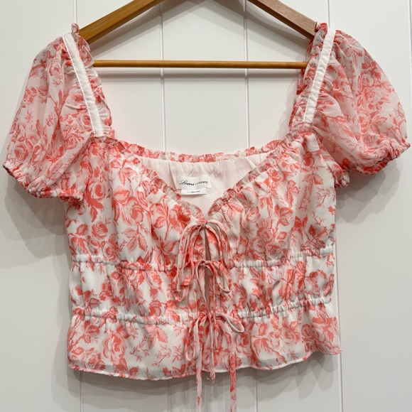 Lovers + Friends Tops - Revolve Lovers + Friends Pink Floral Front Tie Crop Top Blouse Size Small